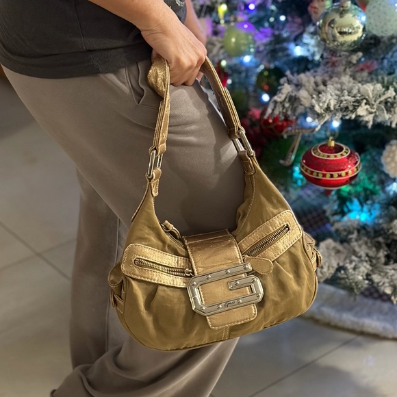 Guess Bag - Picture 7 of 7